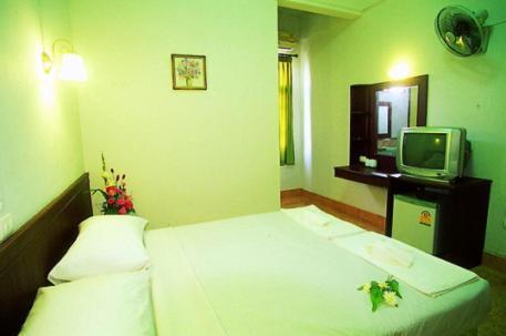 Thaksin Grand Hostel *